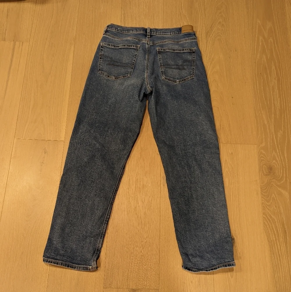 American Eagle Outfitters Women's Classic Blue Straight Leg Jeans - Picture 4 of 7